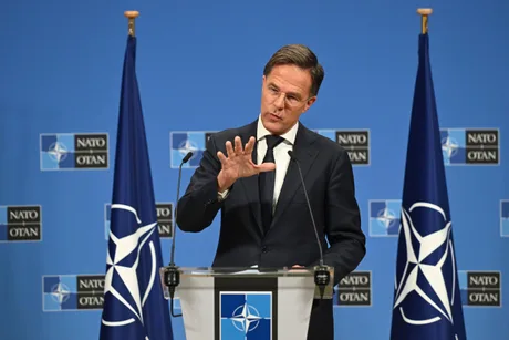 Mark Rutte discută despre securitatea nucleară europeană la NATO.