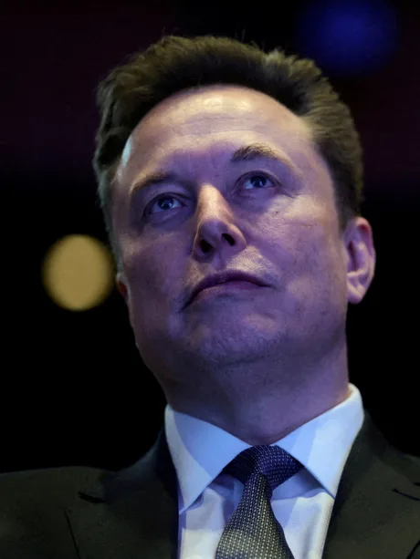 Elon Musk discută despre valoarea banilor și fericire.