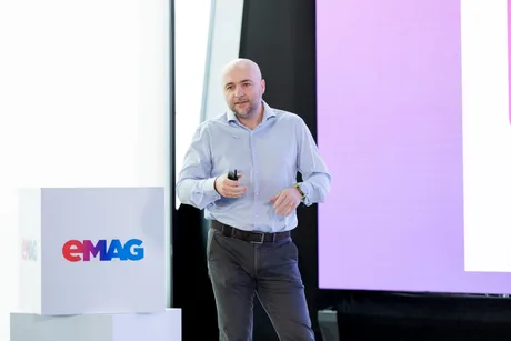 Tudor Manea discută despre investițiile eMAG în tehnologie și logistică.