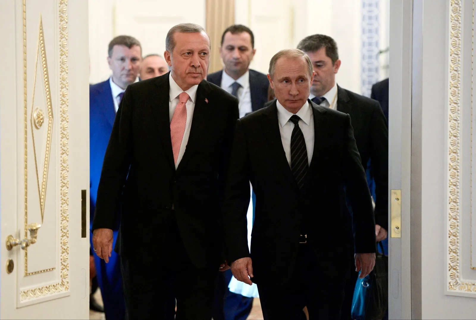 Liderii Putin și Erdogan discută despre pace în Orientul Mijlociu.