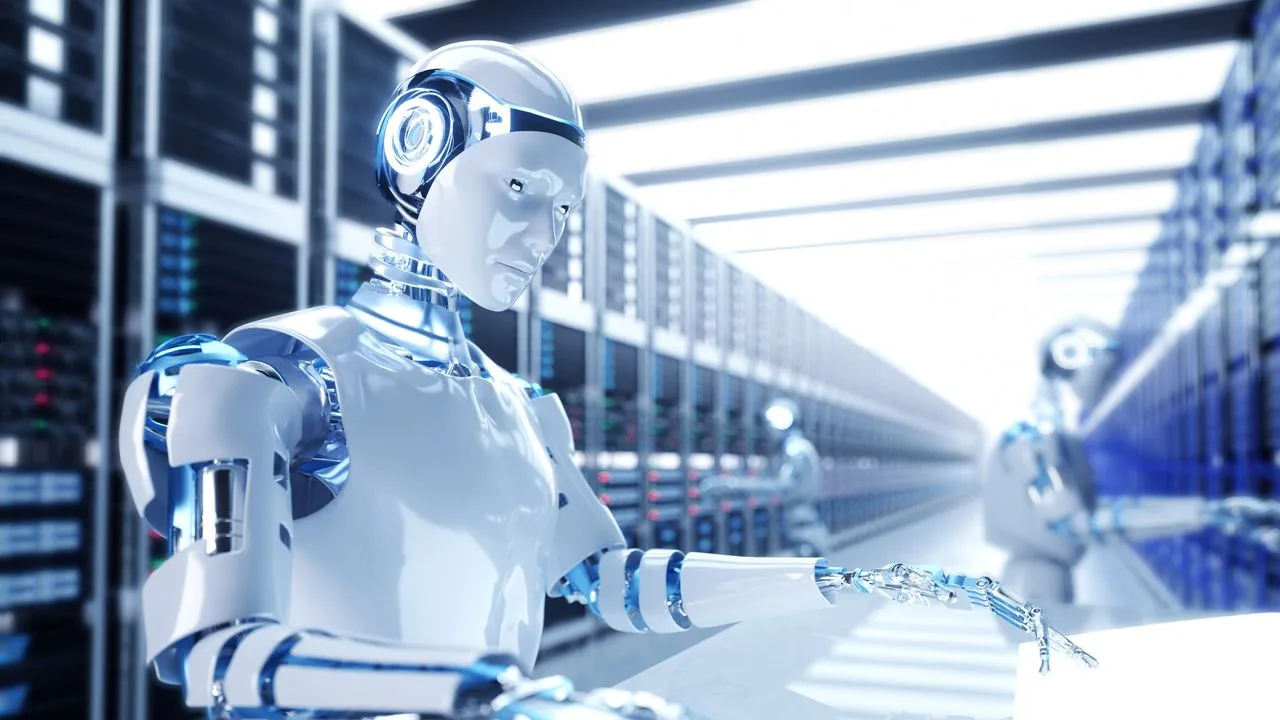 Robot cu aspect futurist lucrând într-un mediu tehnologic avansat.