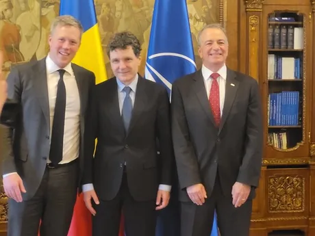 Discuție între oficiali despre securitatea României și cooperarea cu SUA.