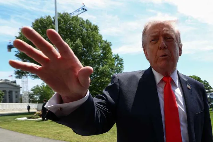 Donald Trump vorbește despre negocierile cu Iranul și Pakistanul.
