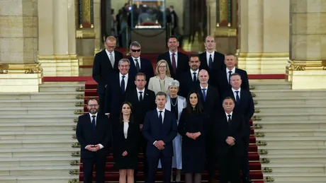 Noua echipă guvernamentală din Ungaria, cu premierul Peter Magyar în frunte.