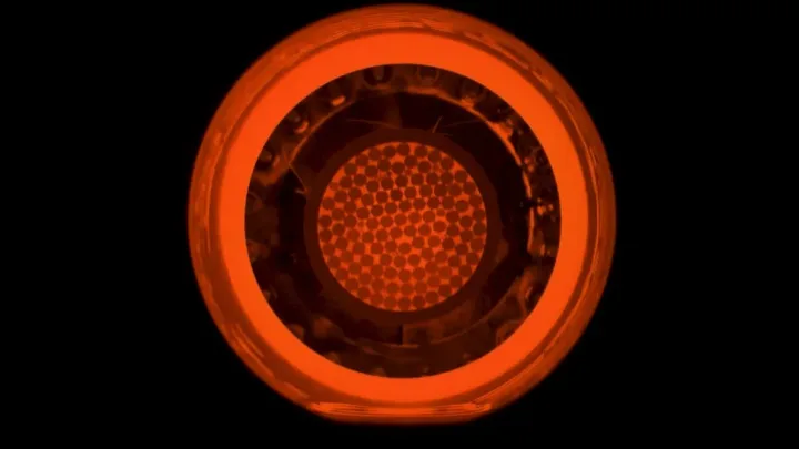 Prototip de motor ionic testat de NASA pentru misiuni viitoare.