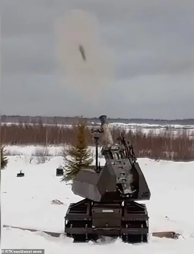 Drone cu reacție lansate de pe un sistem robotic în acțiune.