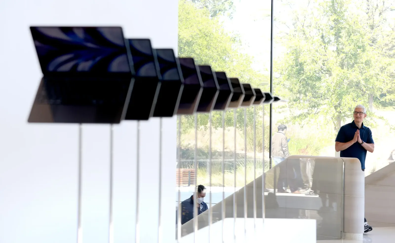 MacBook low-cost Apple, ideal pentru studenți, cu autonomie de 24 de ore.