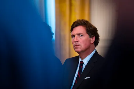 Tucker Carlson discută despre finanțarea militară americană pentru Israel.