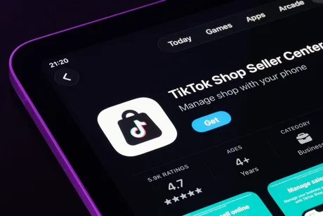 Interfața aplicației TikTok Shop pe un dispozitiv mobil, cu opțiuni de gestionare a vânzărilor.