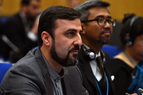 Discuții intense între oficialii iranieni și mediatori internaționali pentru încetarea conflictului.