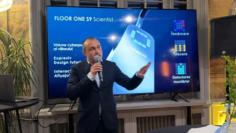 Prezentare a aspiratorului vertical Floor One S9 Scientist la evenimentul de lansare din București.