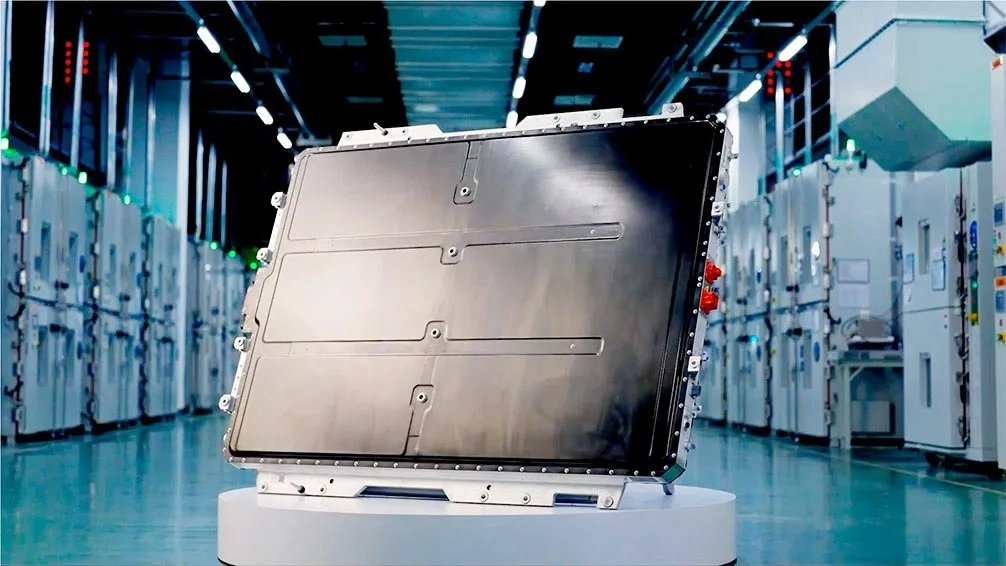 Baterie sodiu-ion pentru camioane, inovatoare și eficientă la temperaturi extreme.