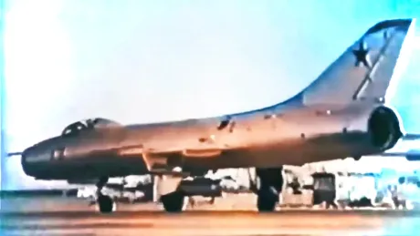 Avion sovietic Su-7 pregătit pentru un test nuclear în 1962.