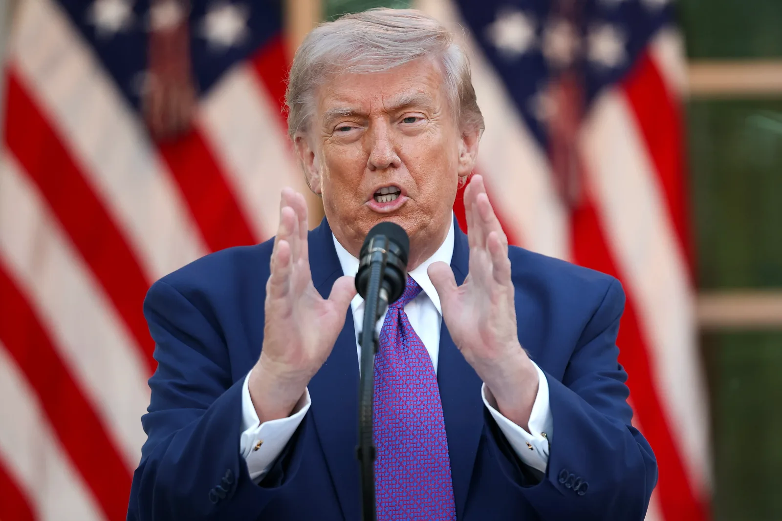 Donald Trump discutând despre planurile pentru reconstrucția Gazei.