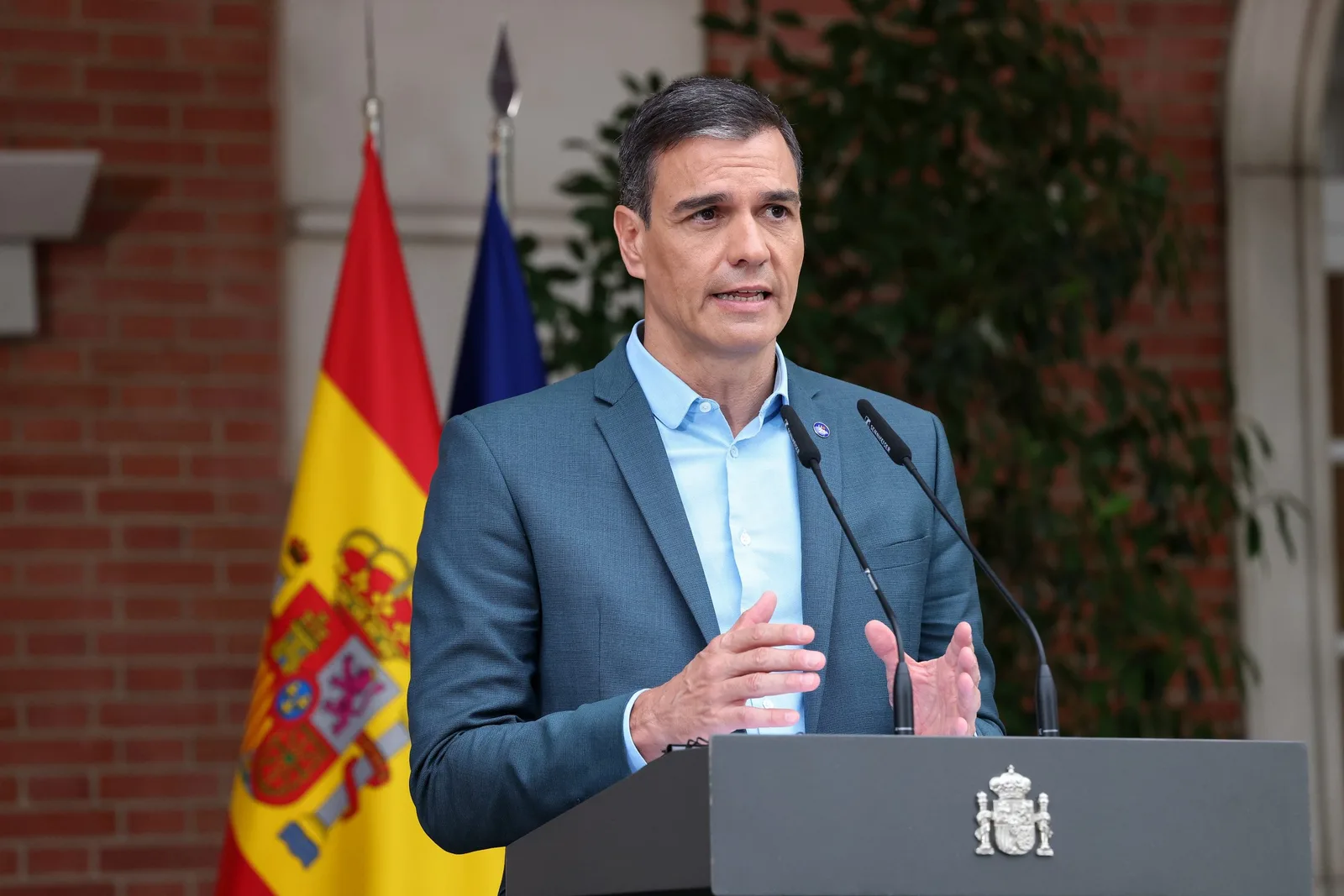 Pedro Sánchez critică atacurile SUA asupra Iranului, provocând tensiuni diplomatice.