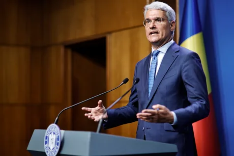 Dragoș Pîslaru discută despre situația guvernului interimar în Parlament.