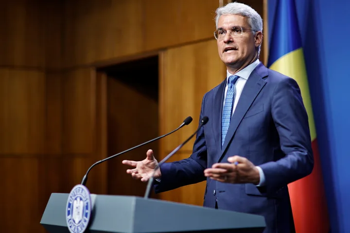 Dragoș Pîslaru discută despre situația guvernului interimar în Parlament.