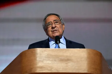 Leon Panetta discutând despre gestionarea conflictului cu Iranul.
