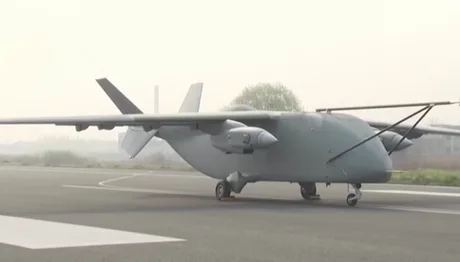 Drona Changying-8 pregătită pentru zborul inaugural pe aeroportul din Zhengzhou.