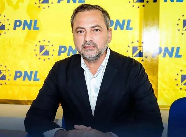 Dan Motreanu (PNL) acuză PSD și AUR de colaborare ocultă în politica românească - Liderul liberal susține că cele două partide acționează ca aliați pentru a manipula electoratul