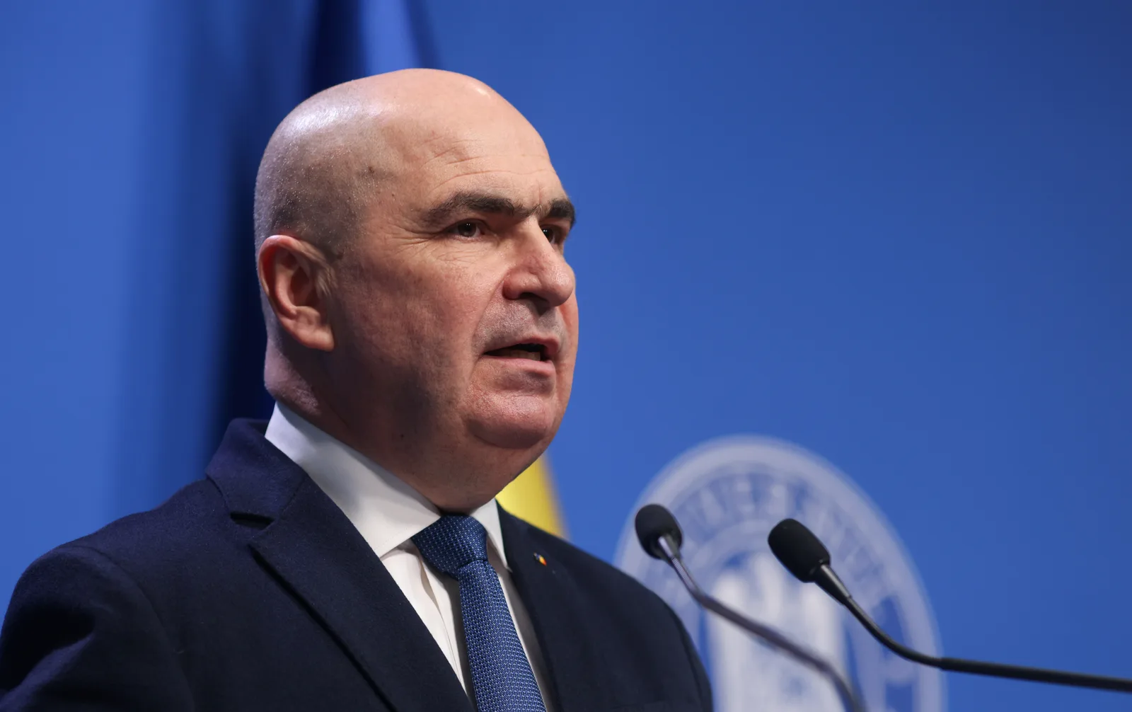 Ilie Bolojan reafirmă angajamentul față de stabilitatea guvernării în fața provocărilor politice.