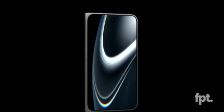 Design elegant al unui telefon pliabil, cu ecran curbat și margini subțiri.