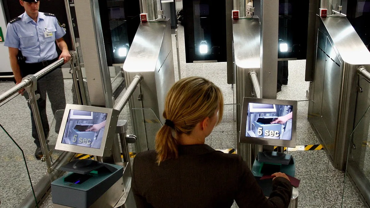 Controlul la frontieră pentru turiști, fără date biometrice în Grecia.