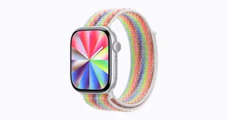 Brățara Sport Loop în culori vibrante, asociată cu Apple Watch.