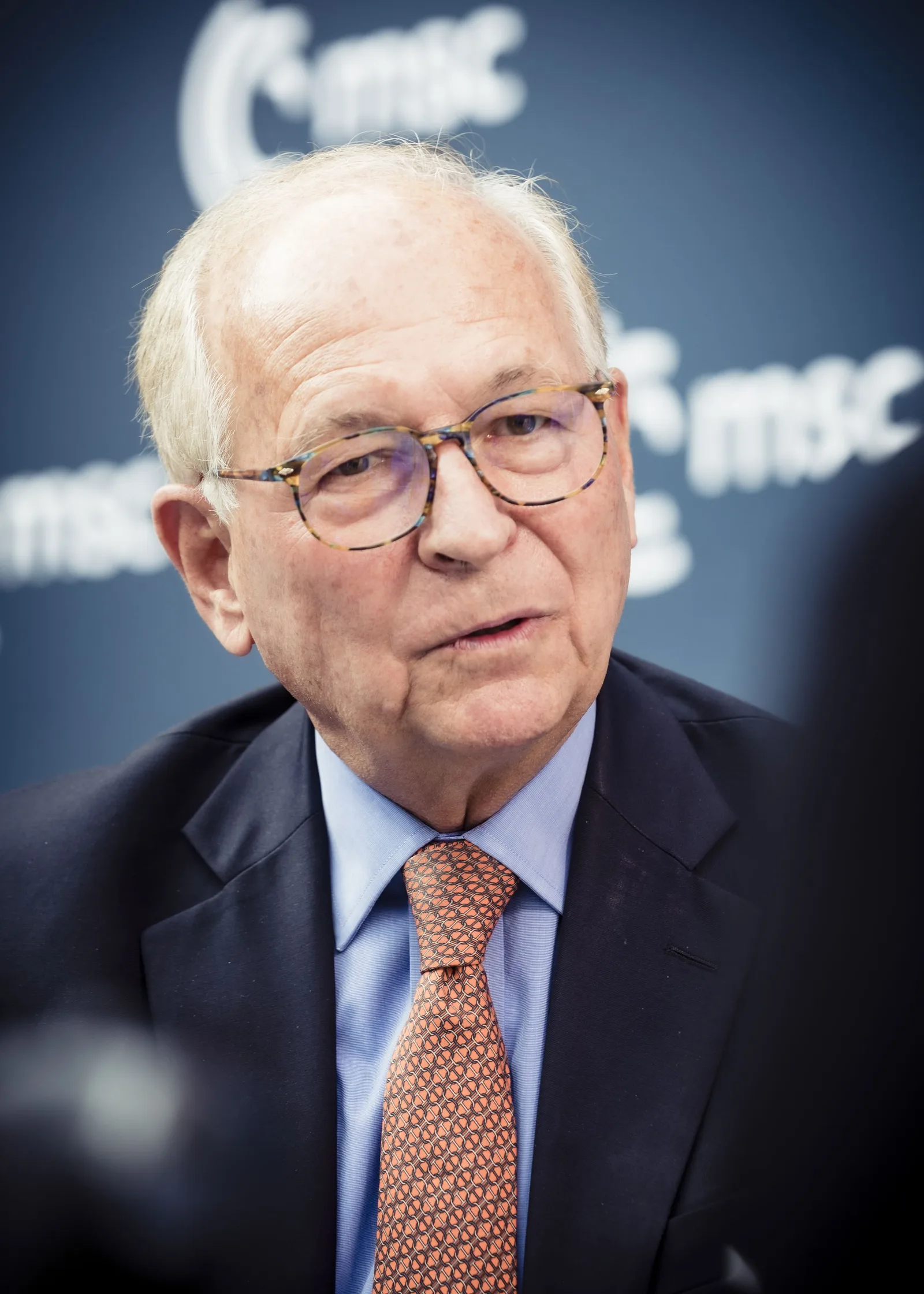 Wolfgang Ischinger discutând despre reparațiile morale între Germania și Polonia.