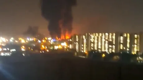 Foc și fum în Teheran după atacuri aeriene asupra orașului.