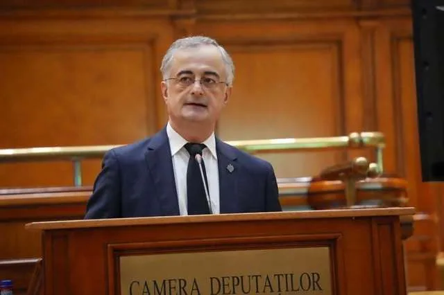 Gabriel Andronache solicită soluții rapide pentru criza politică actuală.