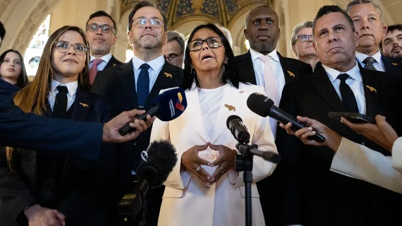 Delcy Rodríguez discutând despre disputa teritorială cu Guyana la Curtea Internațională de Justiție.