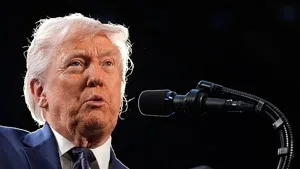 Declarațiile lui Trump influențează drastic prețul petrolului pe piețe.