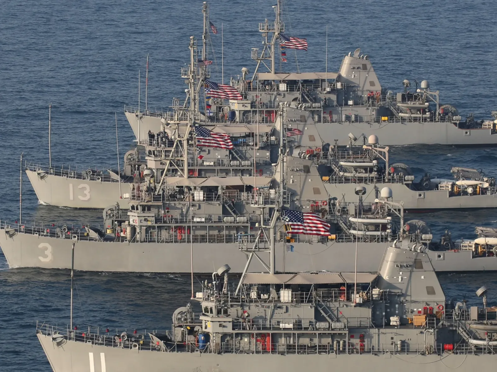 Nave militare americane în apropierea porturilor iraniene, în contextul tensiunilor regionale.