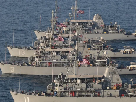 Nave militare americane în apropierea porturilor iraniene, în contextul tensiunilor regionale.