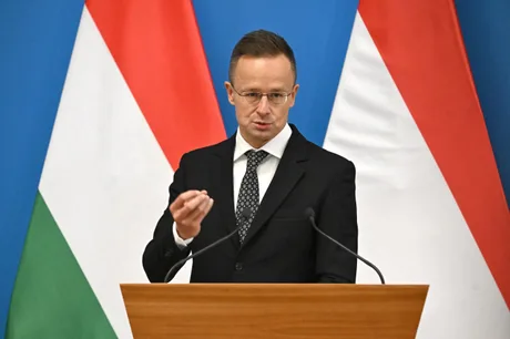 Ministrul ungar de Externe discutând despre eliberarea prizonierilor.