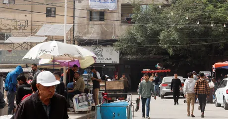 Străzi aglomerate din Deir al-Balah în ziua alegerilor locale.