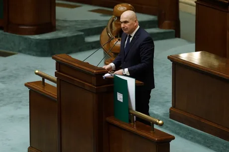 Discuții intense în Senat despre moțiunile simple respinse de coaliție.