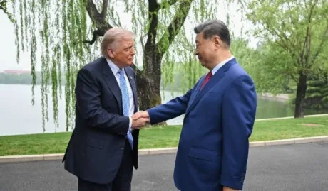 Întâlnirea dintre Xi Jinping și Donald Trump la Beijing, discutând despre metale rare.