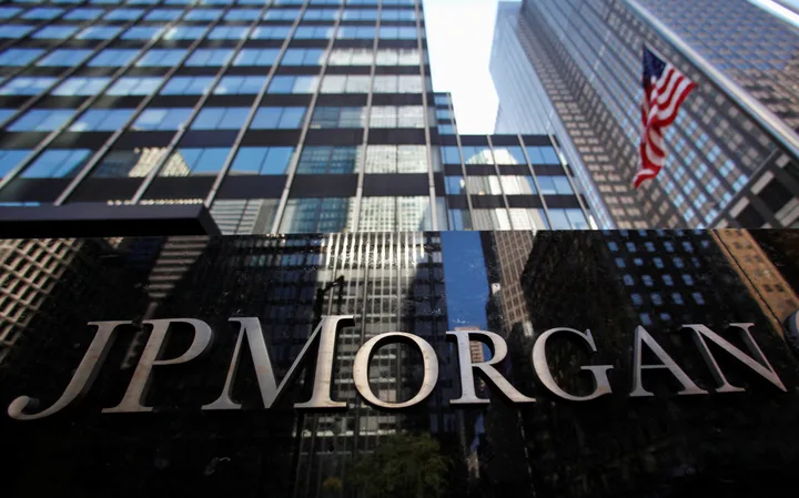 Sediul JPMorgan, simbol al inovației financiare și al piețelor globale.