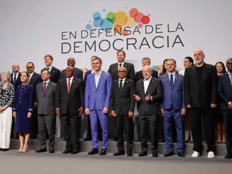 Lideri internaționali se reunesc pentru a discuta despre criza din Cuba.