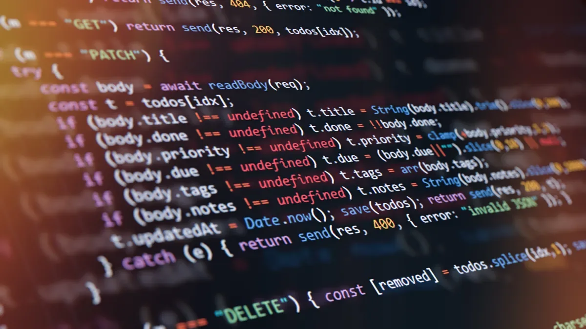 Cod sursă complex, evidențiind provocările dezvoltării software.