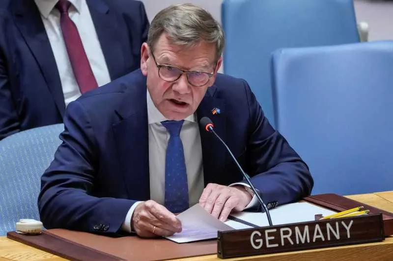 Ministrul german discutând despre soluții pentru conflictul din Iran.