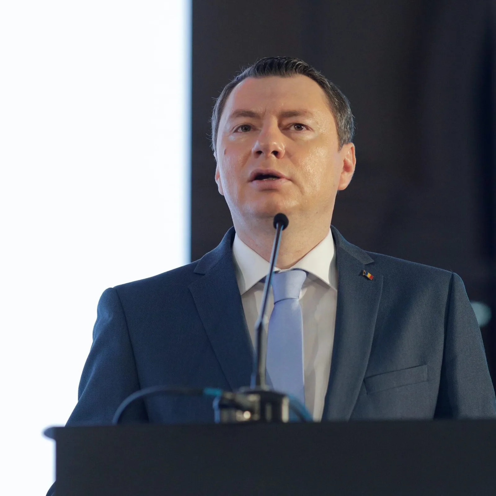 Viceguvernatorul BNR discută despre dependența energetică a României.