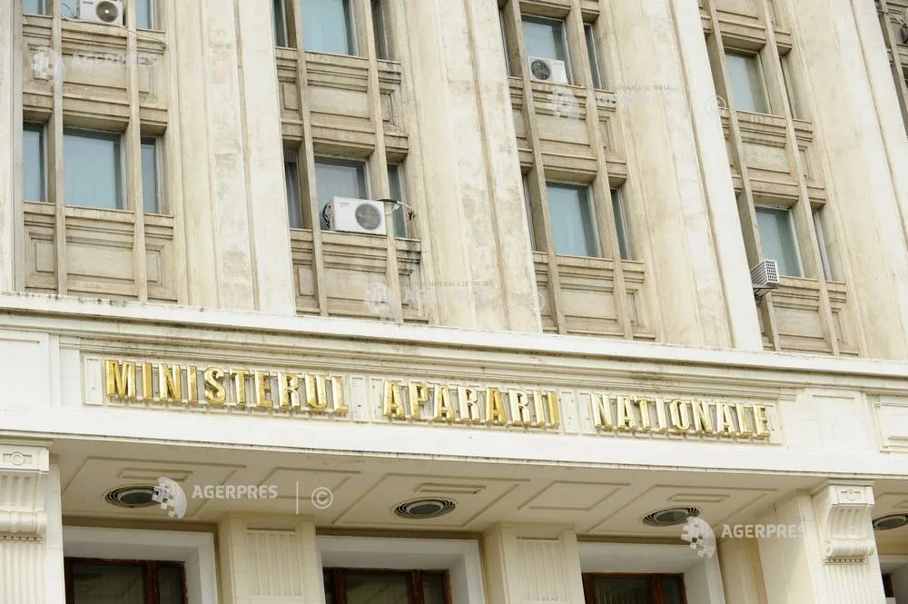 Clădirea Ministerului Apărării Naționale din România, cu detalii arhitecturale distincte.