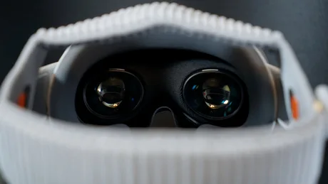 Actualizare pentru Apple Vision Pro cu îmbunătățiri de stabilitate și securitate.