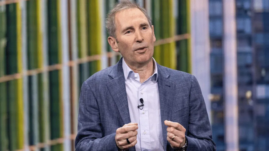 CEO-ul Amazon discutând despre provocările sateliților Leo și lansarea beta.