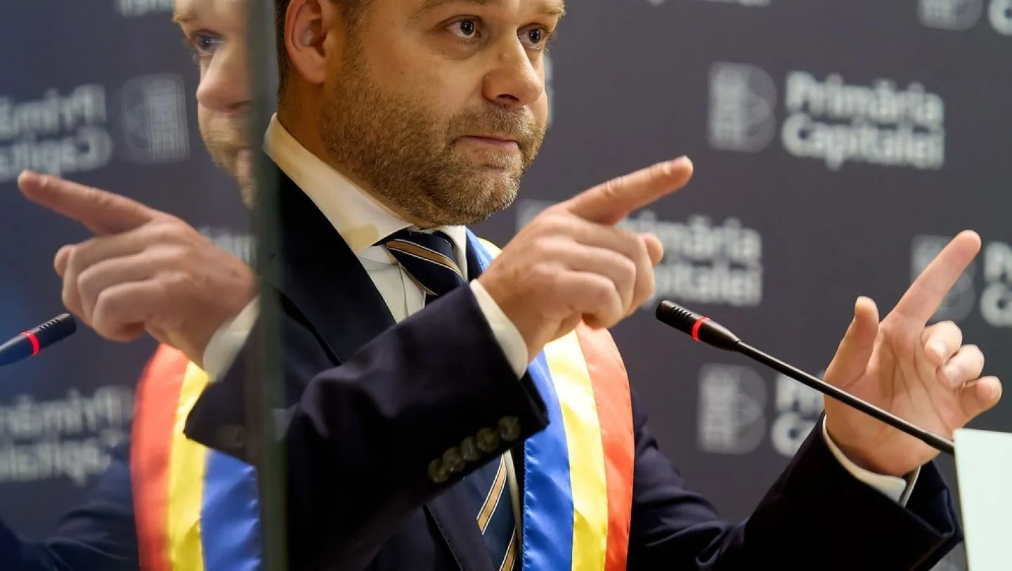 Ciprian Ciucu discută despre problemele politice din România.