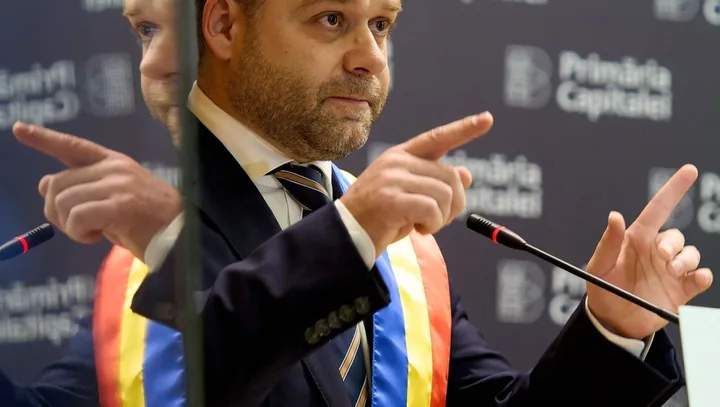 Ciprian Ciucu discută despre problemele politice din România.