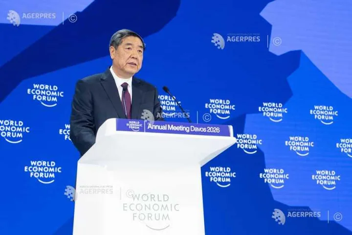Negocieri comerciale între SUA și China la Seul pentru gestionarea tensiunilor economice.
